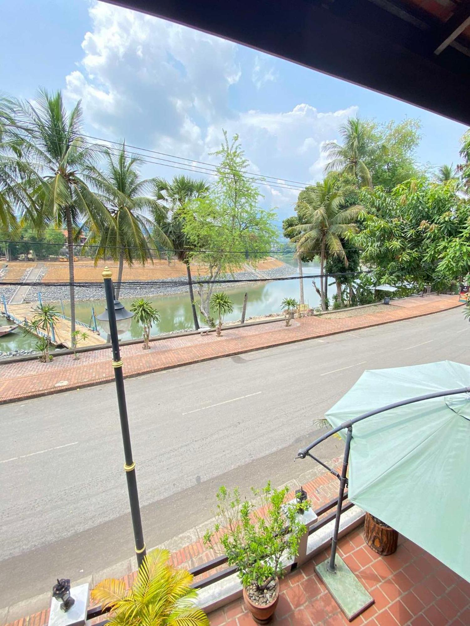 Golden Lotus Namkhan View Luang Prabang Dış mekan fotoğraf
